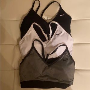 Gently worn Nike sports bra medium